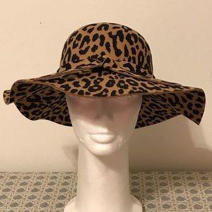 Cheetah Print Wide Brim Suede Hat